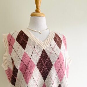 Argyle V-Neck Sweater Vest in Pink and Cream